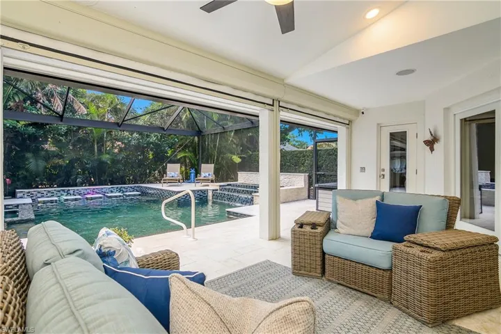 720 Shadow Lake Ln, Naples, Florida 34108