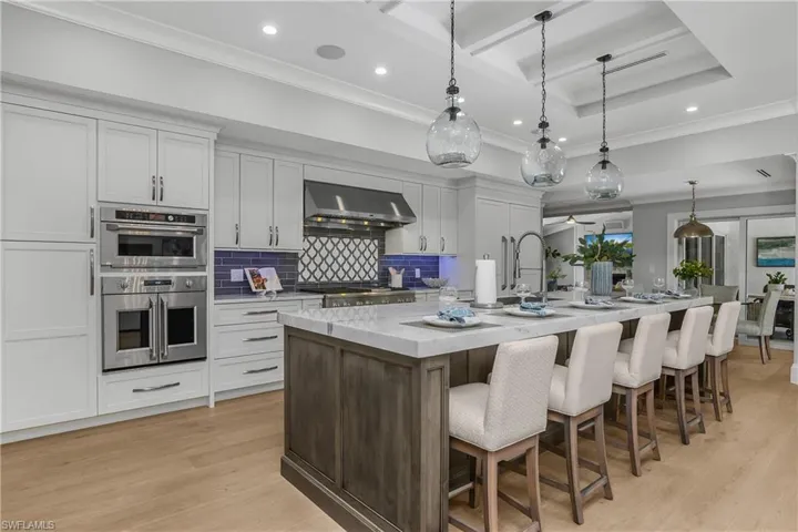 720 Shadow Lake Ln, Naples, Florida 34108