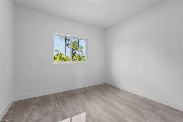 1142 Dutchess St E, Lehigh Acres, Florida 33974