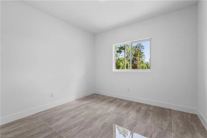 1142 Dutchess St E, Lehigh Acres, Florida 33974