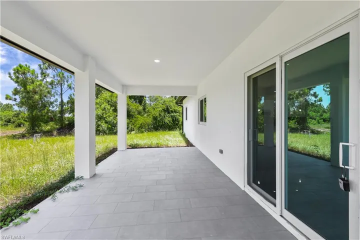 1142 Dutchess St E, Lehigh Acres, Florida 33974