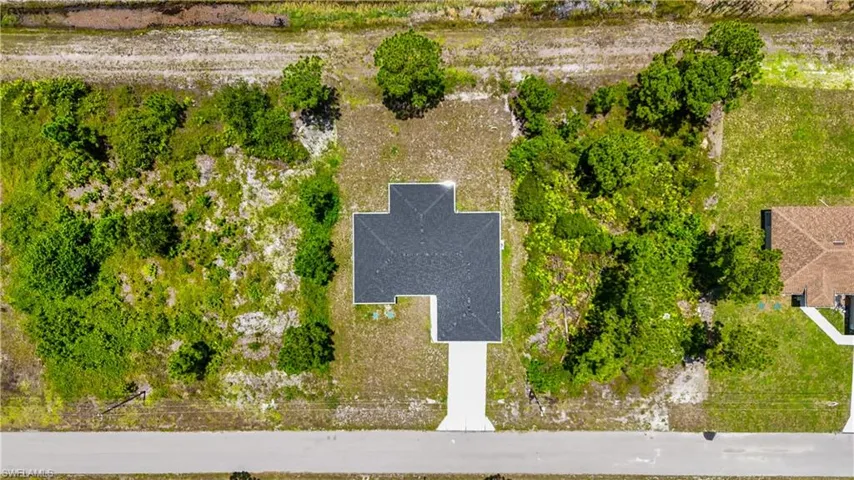 1142 Dutchess St E, Lehigh Acres, Florida 33974