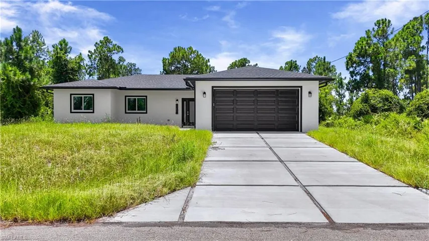 1142 Dutchess St E, Lehigh Acres, Florida 33974