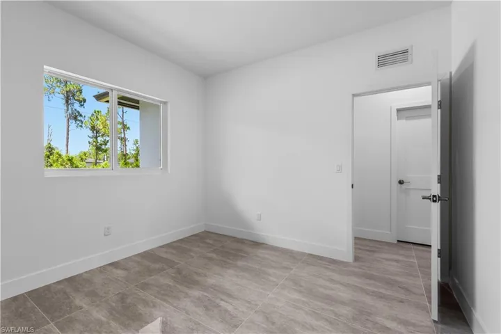 1142 Dutchess St E, Lehigh Acres, Florida 33974