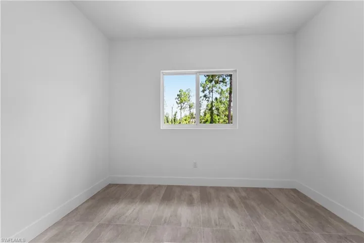 1142 Dutchess St E, Lehigh Acres, Florida 33974