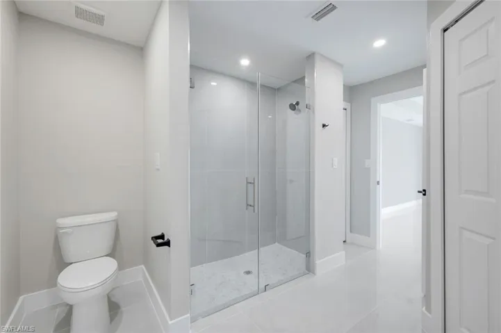 owner's ensuite bath/bano principal