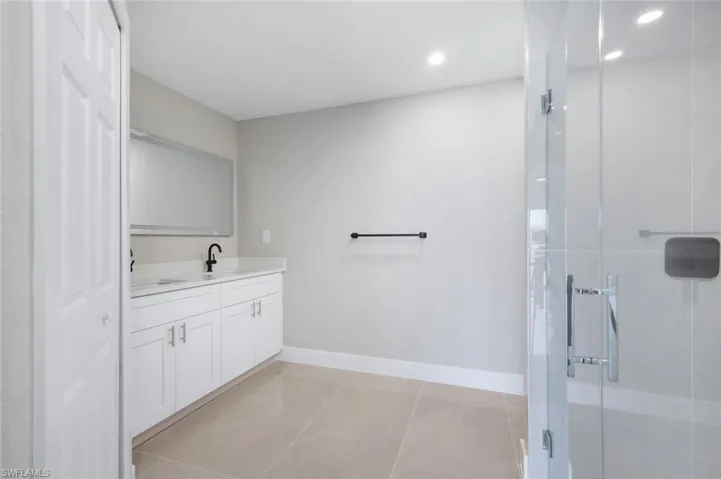 owner's ensuite bath/bano principal