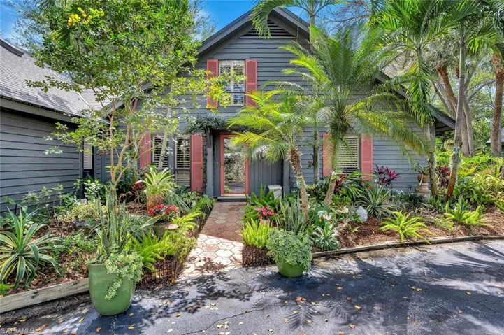 1347  Solana  RD, Naples, FL 34103