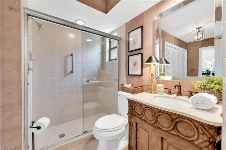 1347  Solana  RD, Naples, FL 34103