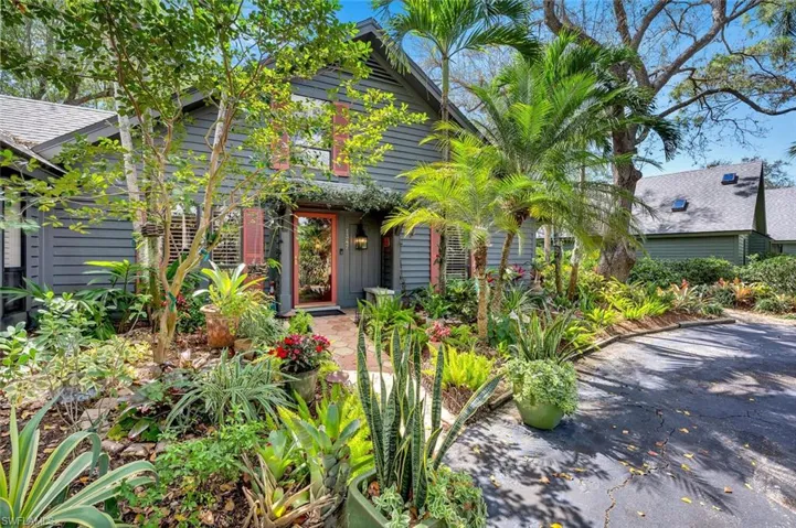 1347  Solana  RD, Naples, FL 34103
