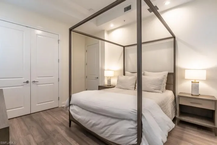2nd guest bedroom, queen bed