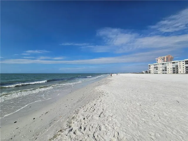 Steps away to the sugar sands of Ft Myers Beach