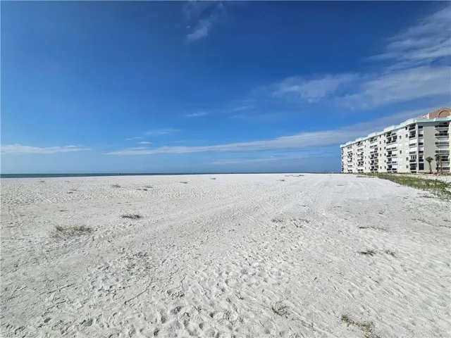 Steps away to the sugar sands of Ft Myers Beach