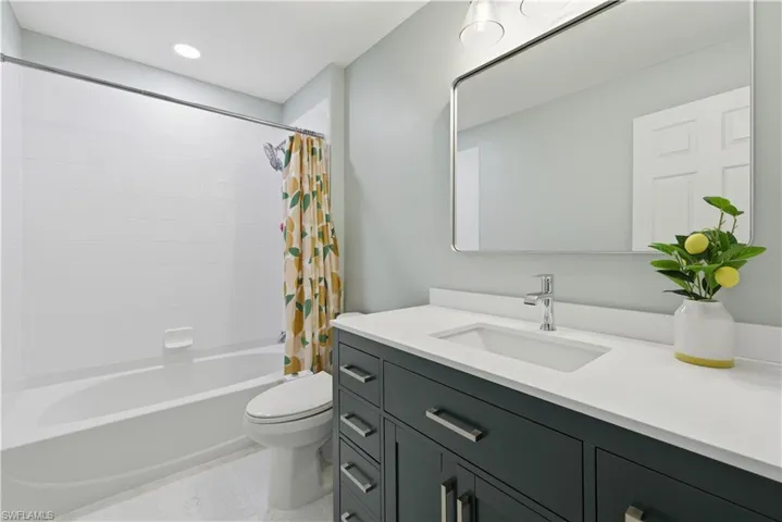 Guest bathroom 1