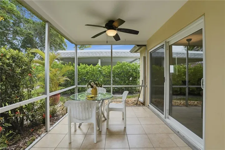 22 Kings Rd A19, Naples, Florida 34112