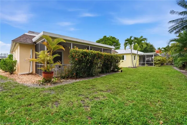 22 Kings Rd A19, Naples, Florida 34112