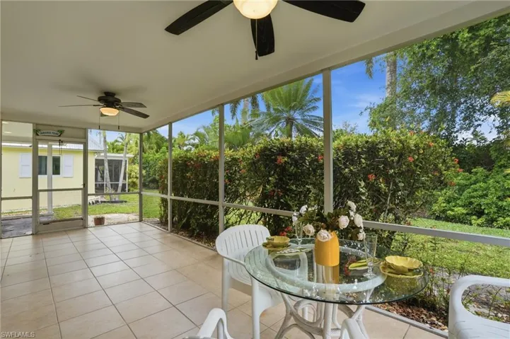 22 Kings Rd A19, Naples, Florida 34112