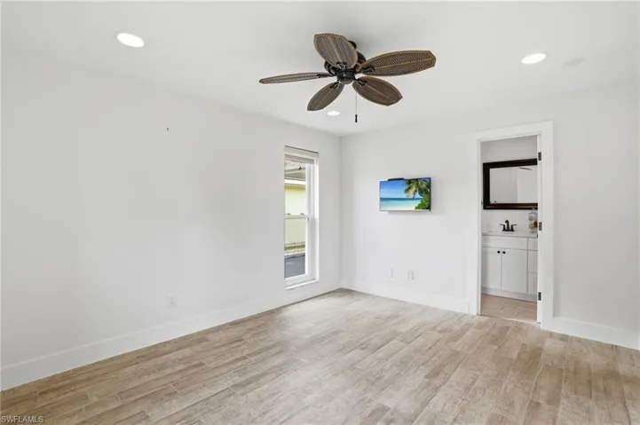 22 Kings Rd A19, Naples, Florida 34112