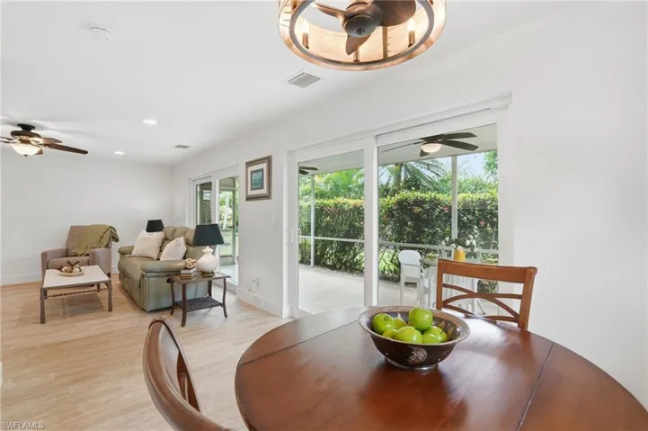 22 Kings Rd A19, Naples, Florida 34112