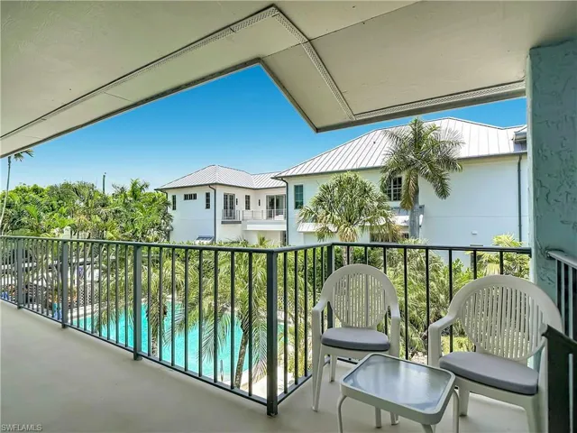 1065 8th St S 203, Naples, Florida 34102