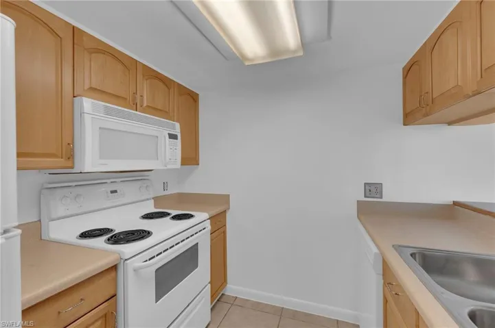 2875  Palm Beach  BLVD, Fort Myers, FL 33916