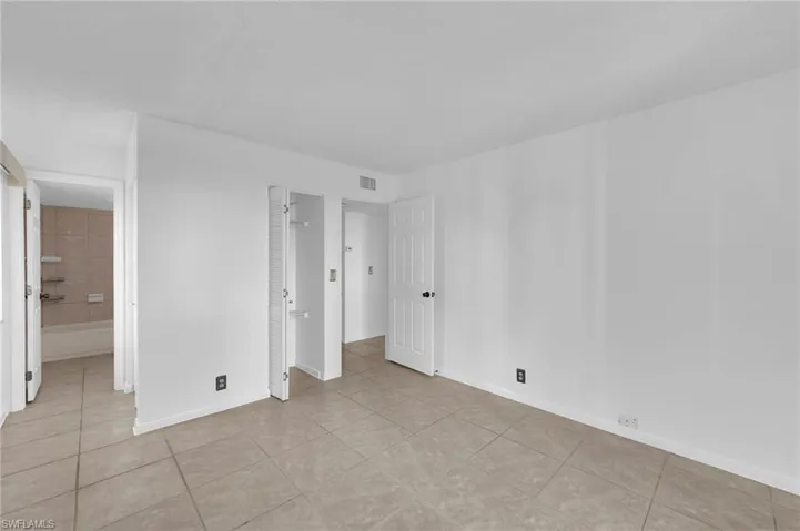 2875  Palm Beach  BLVD, Fort Myers, FL 33916