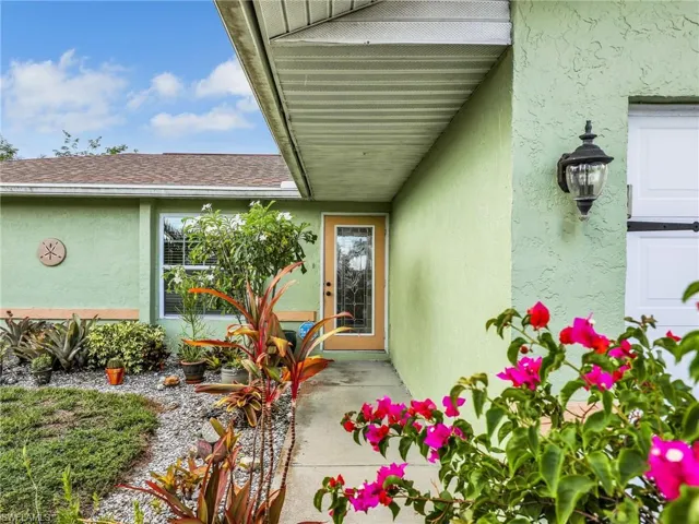 208  Aviation  PKWY, Cape Coral, FL 33904
