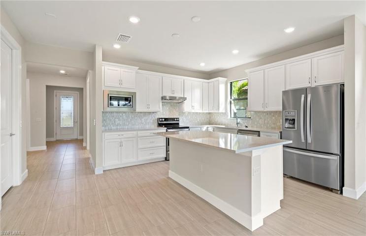 Photo of unfurnished model, options may vary.