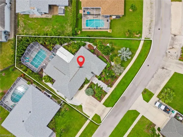 Birds eye view of property