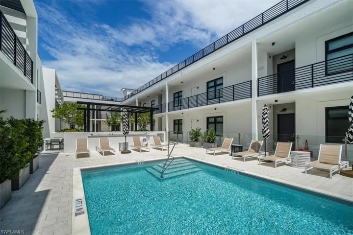 850  Central  AVE, Naples, FL 34102