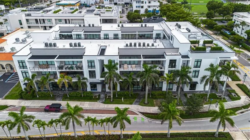 850  Central  AVE, Naples, FL 34102