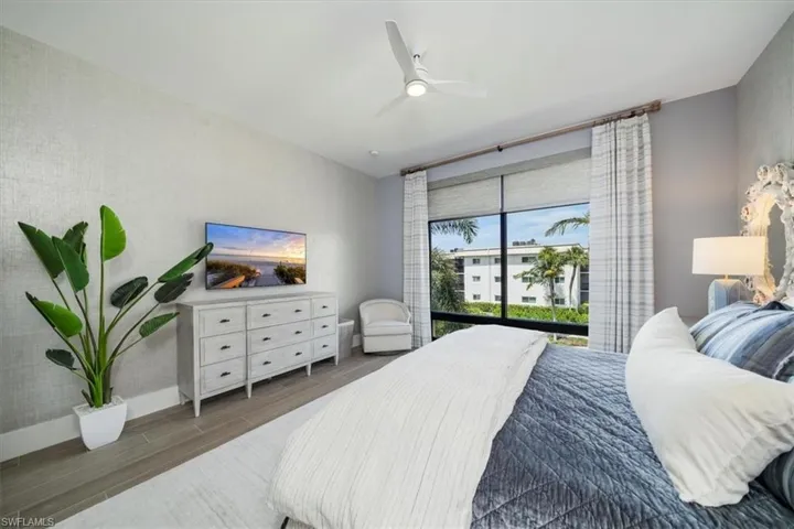 850  Central  AVE, Naples, FL 34102