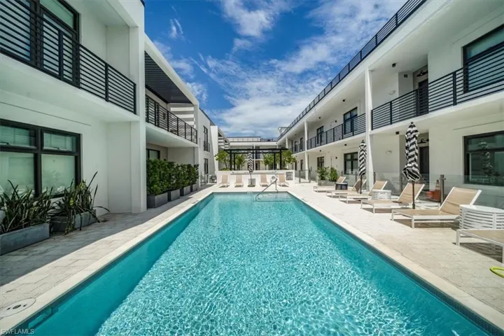 850  Central  AVE, Naples, FL 34102