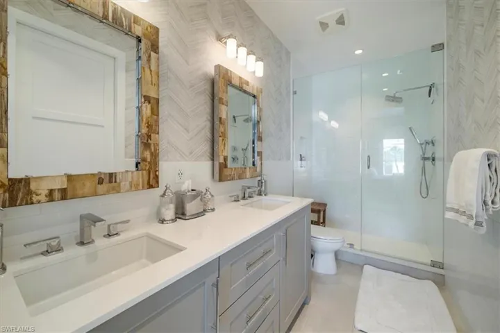 850  Central  AVE, Naples, FL 34102