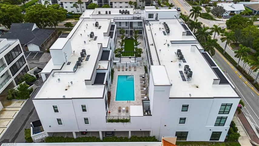 850  Central  AVE, Naples, FL 34102