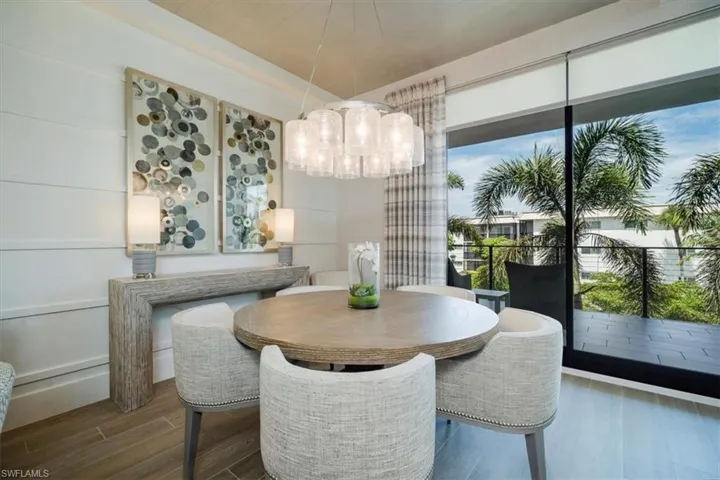 850  Central  AVE, Naples, FL 34102