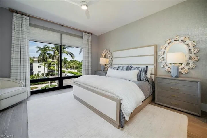 850  Central  AVE, Naples, FL 34102