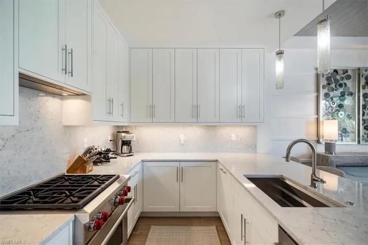 850  Central  AVE, Naples, FL 34102