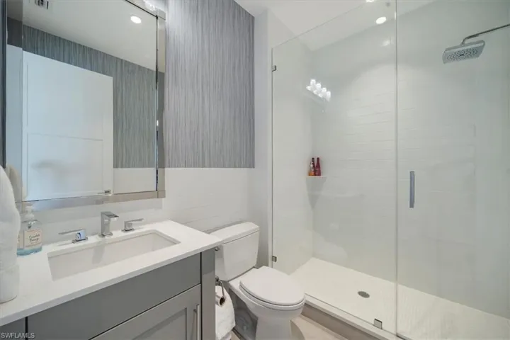 850  Central  AVE, Naples, FL 34102