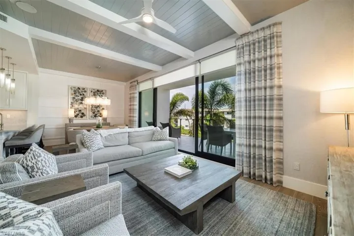 850  Central  AVE, Naples, FL 34102