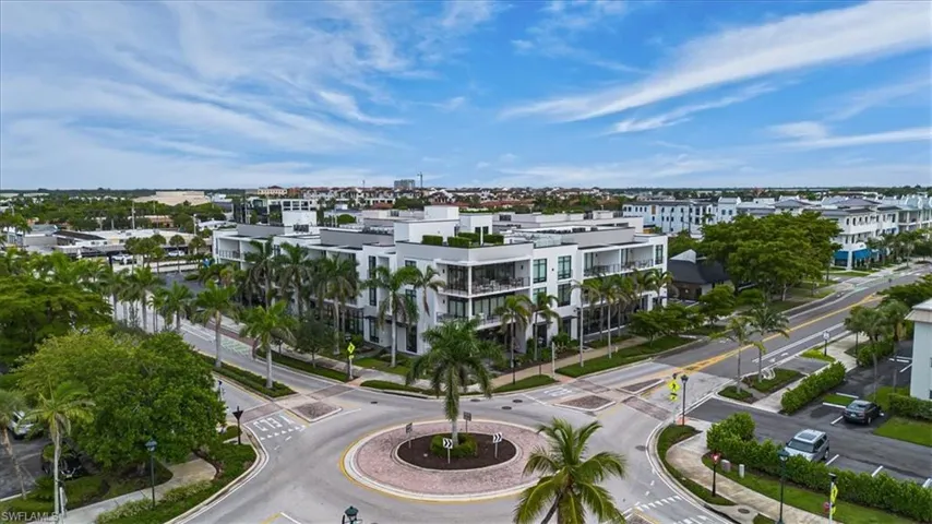 850  Central  AVE, Naples, FL 34102