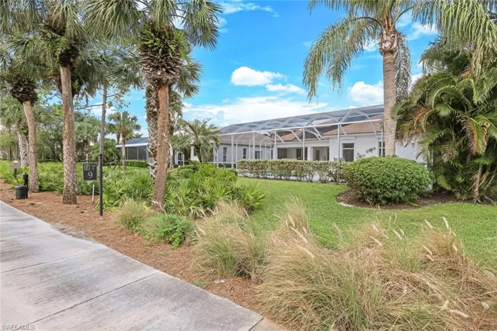 8396  Northhampton  CT, Naples, FL 34120