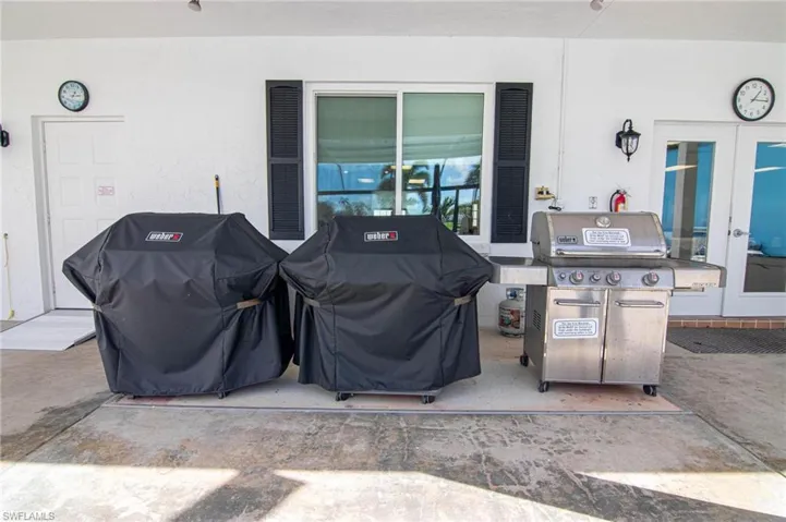GRILLING AREA located on Clubhouse lanai