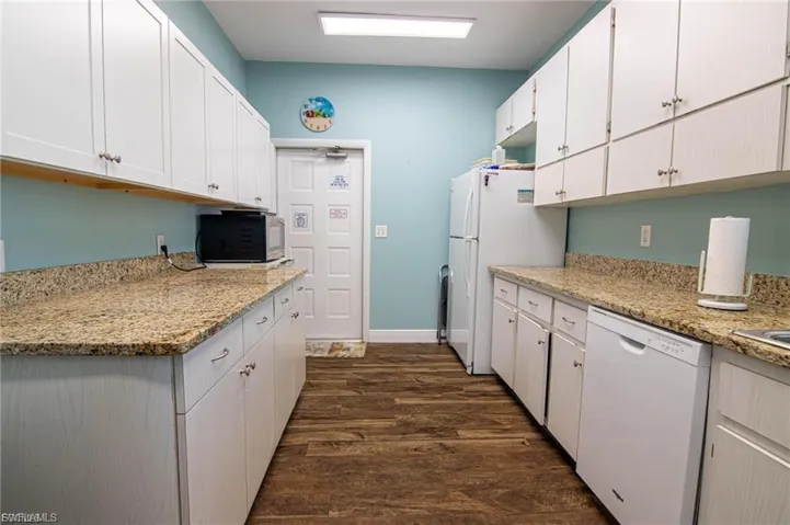CLUBHOUSE KITCHEN