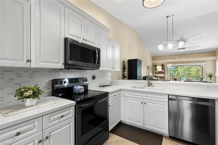 2860  Cypress Trace  CIR, Naples, FL 34119