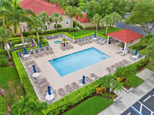 2860  Cypress Trace  CIR, Naples, FL 34119