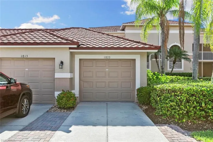 2860  Cypress Trace  CIR, Naples, FL 34119