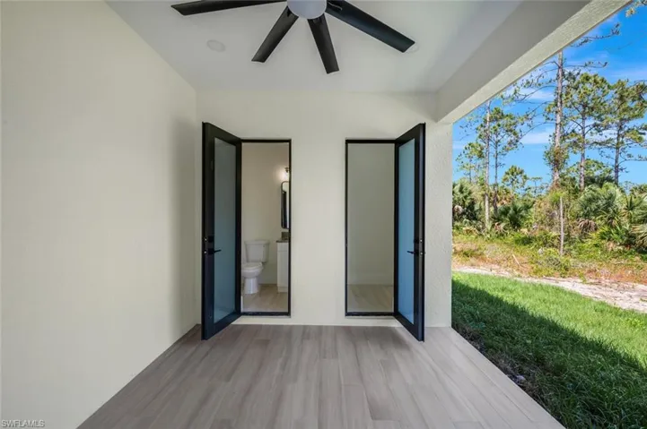 View of patio / terrace with a ceiling fan