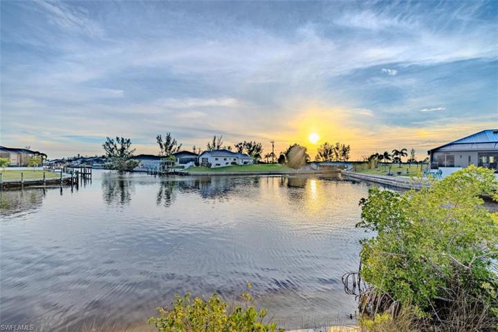 402 NW 39th AVE, CAPE CORAL FL 33993