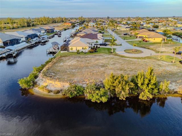 402 NW 39th AVE, CAPE CORAL FL 33993